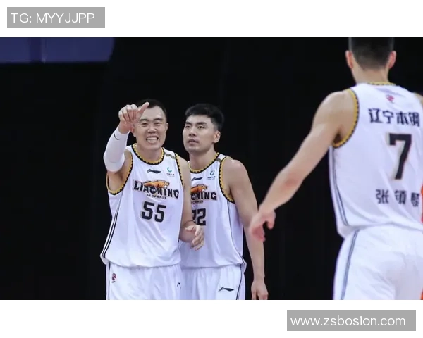 杭州篮球队凭借56分高居冠军赛积分榜首位竞争激烈引人关注