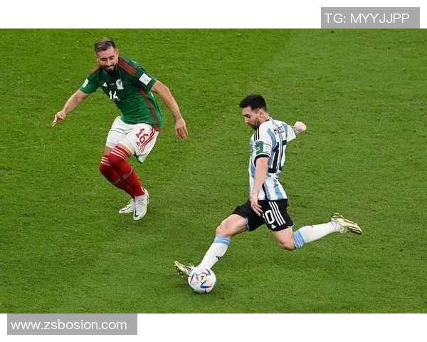 足球明星受伤瞬间高清图片集锦展现运动员拼搏精神与不屈意志 足球明星受伤瞬间高清图片集锦展现运动员拼搏精神与不屈意志